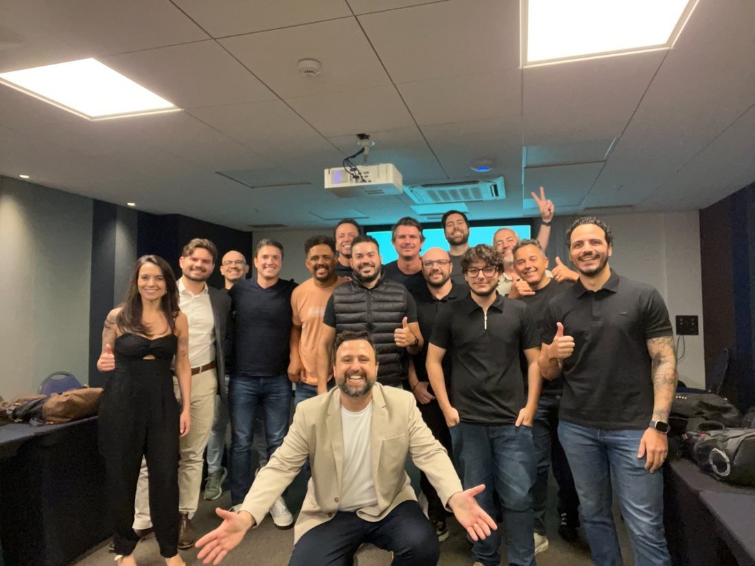 Mario Bodnar com participantes do projeto na Premix