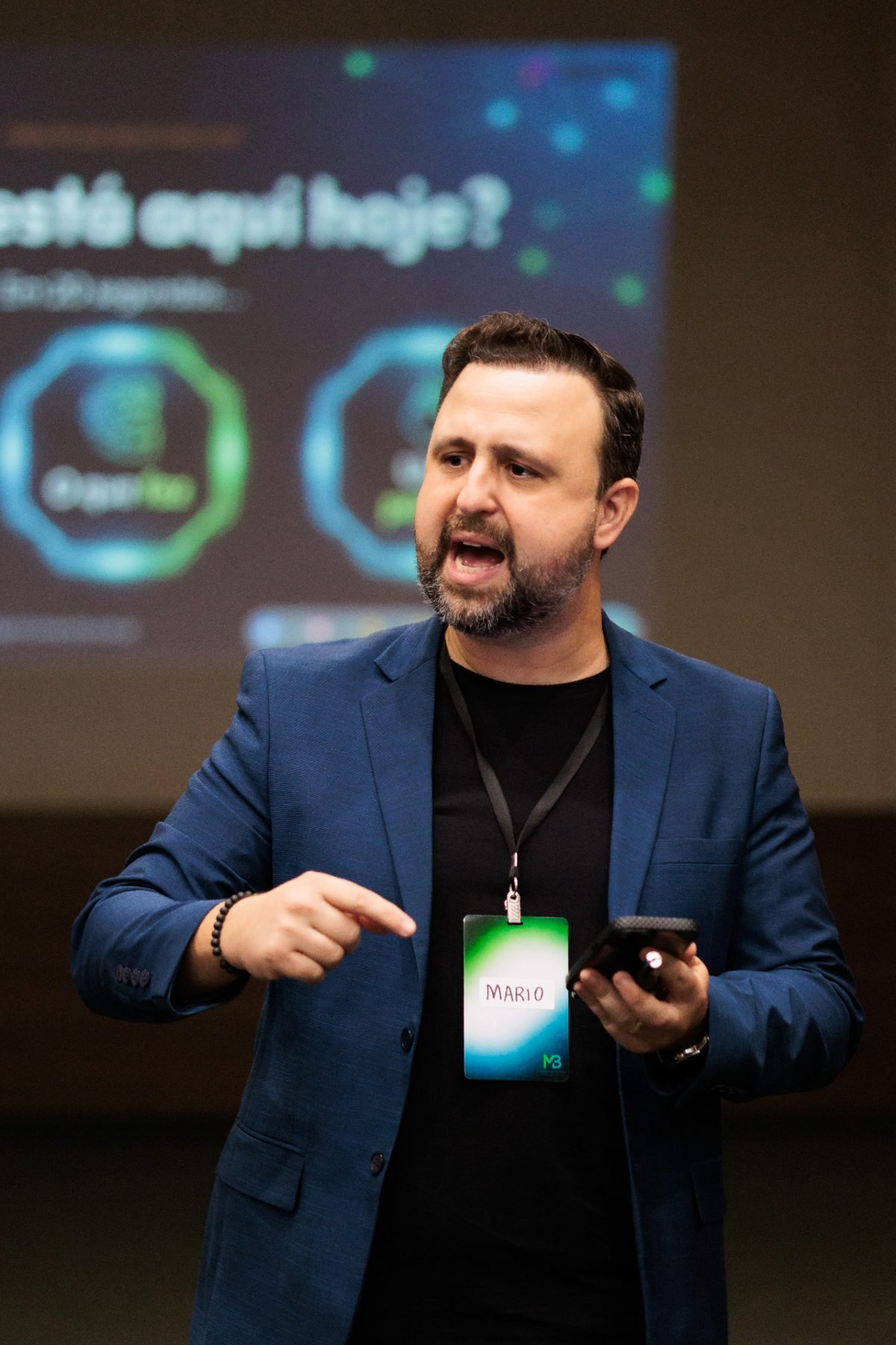 Mario Bodnar em palestra sobre IA para neg&oacute;cios